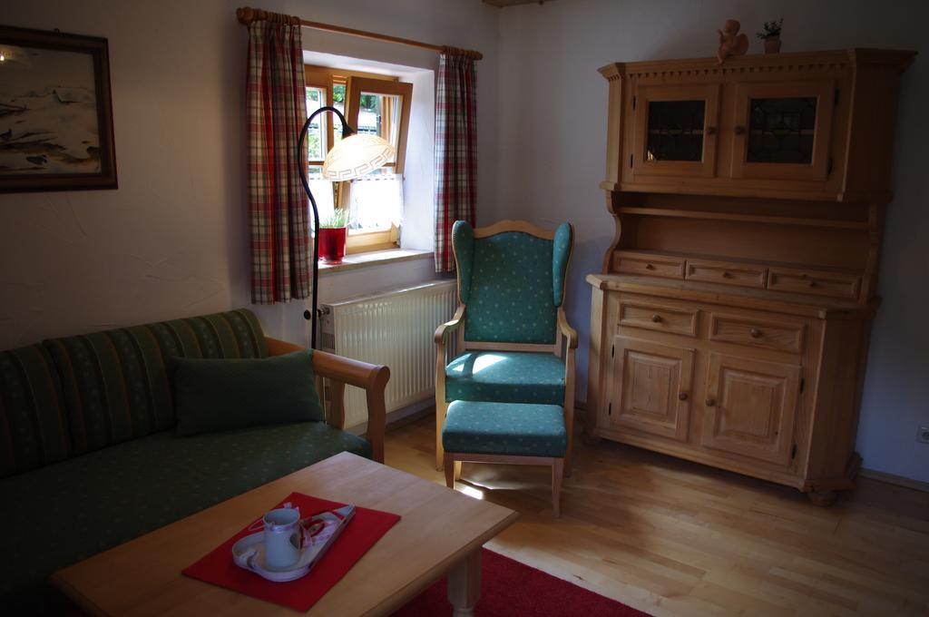 Haus Alpenrebe Apartment *
